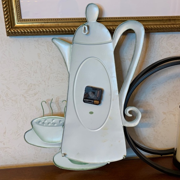 Green Coffee Pot with Cups Clock - Picture 5 of 8
